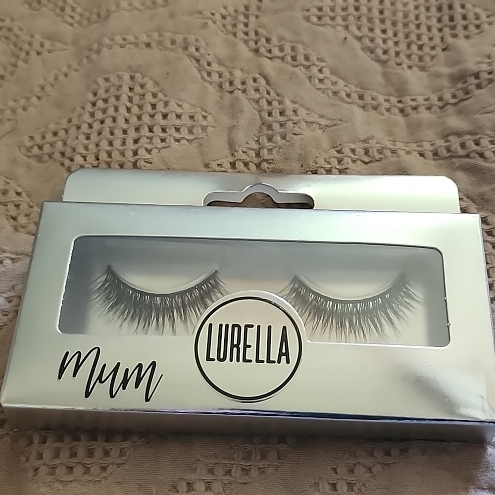 Eyelashes